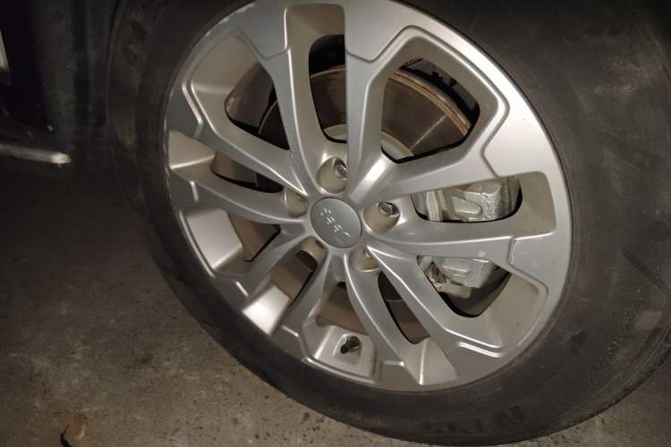 Used Jeep Compass 2021 220T Automatic Leading Edition Right Front Wheel Hub