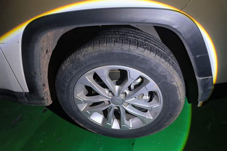 Used Jeep Compass 2021 220T Automatic Elite Edition Right Front Wheel Hub