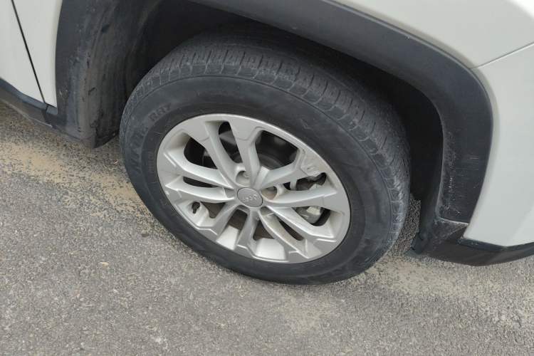Used Jeep Compass 2021 220T Automatic Leading Edition Right Front Wheel Hub
