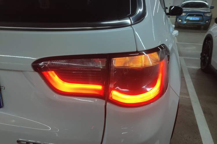 Used Jeep Compass 2021 220T Automatic Leading Edition Right Rear Taillight