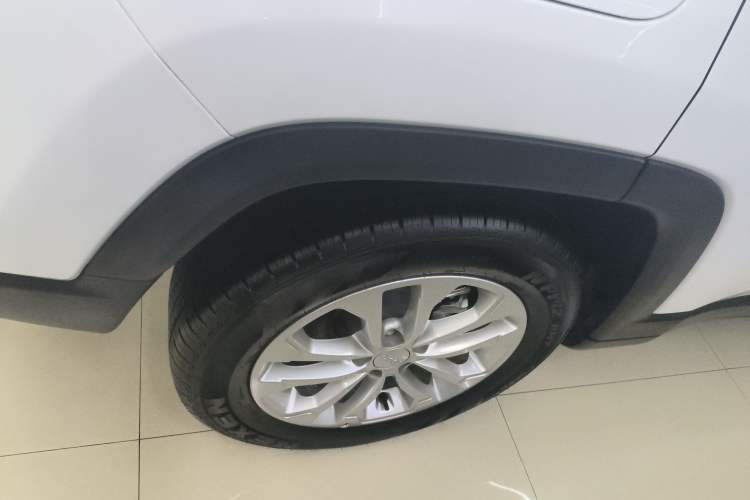 Used Jeep Compass 2021 220T Automatic Elite Edition Right Rear Wheel Hub