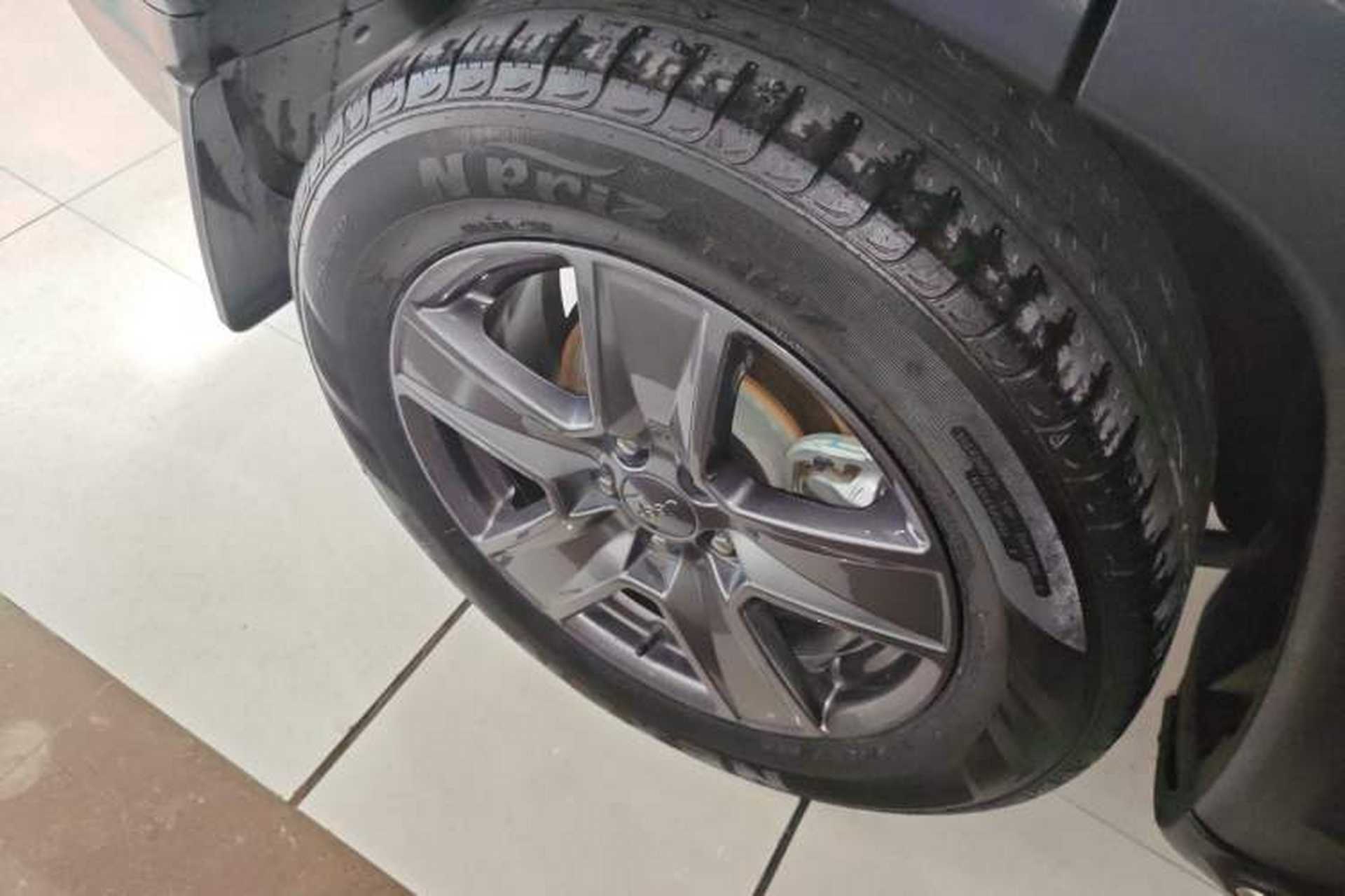 Used Jeep Compass 2021 220T Automatic Comfort Version Right Rear Wheel Hub