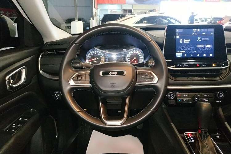 Used Jeep Compass 2021 220T Automatic Leading Edition Steering Wheel