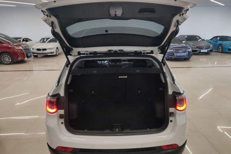 Used Jeep Compass 2021 220T Automatic Leading Edition Trunk