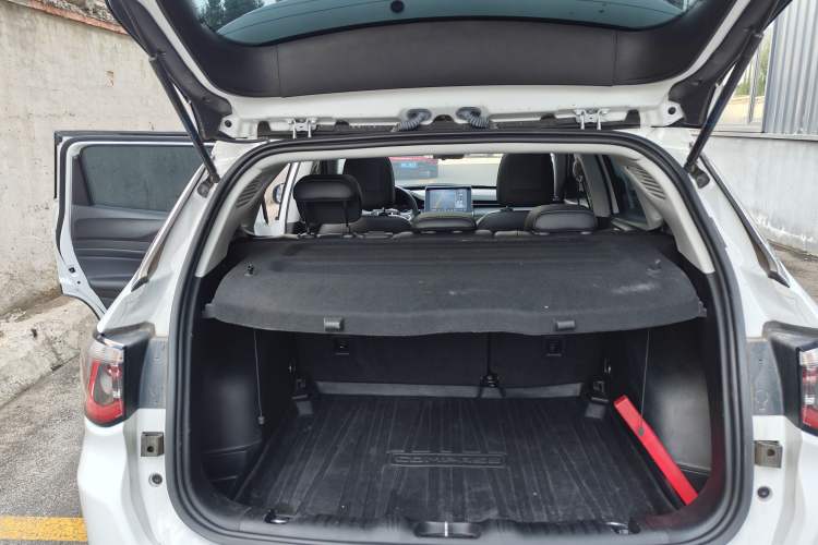 Used Jeep Compass 2021 220T Automatic Elite Edition Trunk