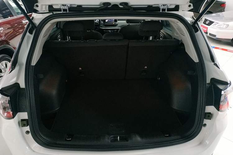Used Jeep Compass 2021 220T Automatic Comfort Version Trunk