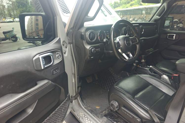 Used Jeep Gladiator 2022 3.6L Pioneer Edition Driver Seat