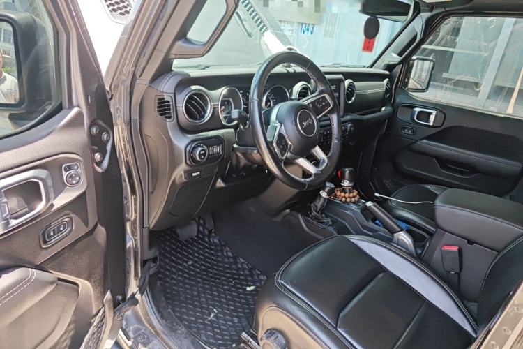 Used Jeep Gladiator 2022 3.6L Pioneer Edition Driver Seat