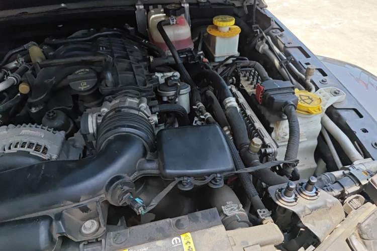 Used Jeep Gladiator 2022 3.6L Pioneer Edition Engine Bay Left