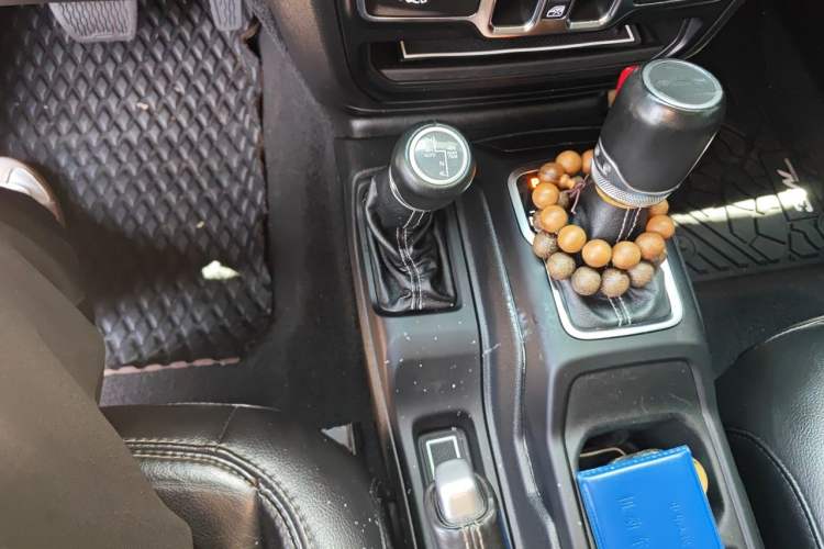 Used Jeep Gladiator 2022 3.6L Pioneer Edition Gear Lever
