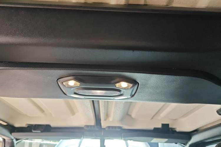 Used Jeep Gladiator 2022 3.6L Pioneer Edition Headliner