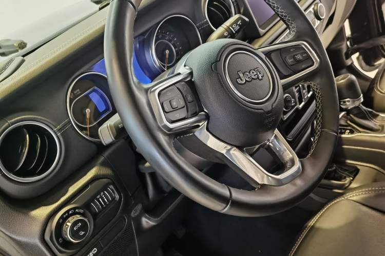 Used Jeep Gladiator 2022 3.6L Pioneer Edition Interior 1