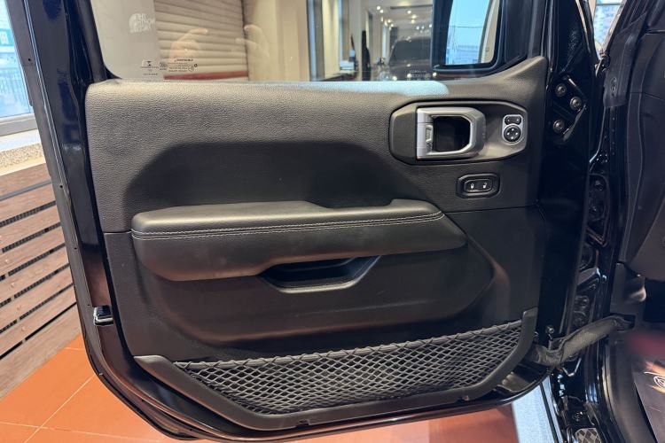 Used Jeep Gladiator 2022 3.6L Pioneer Edition Interior 1