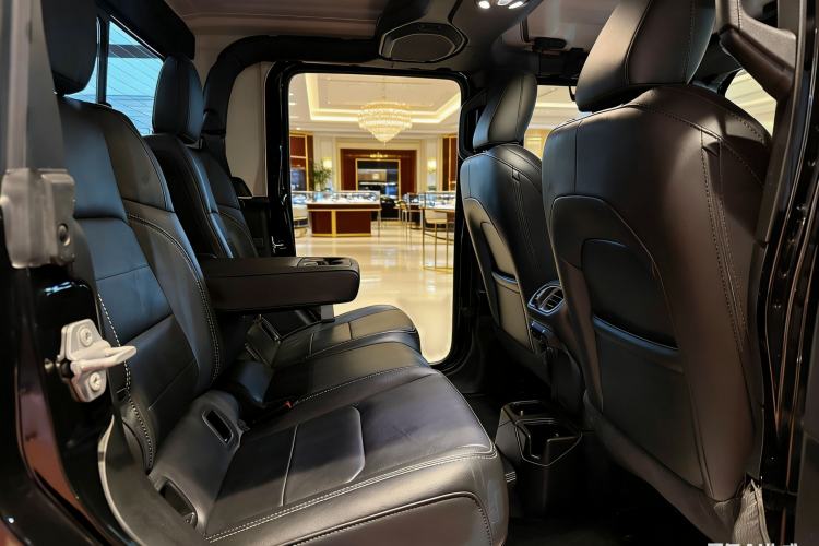 Used Jeep Gladiator 2022 3.6L Pioneer Edition Interior 4