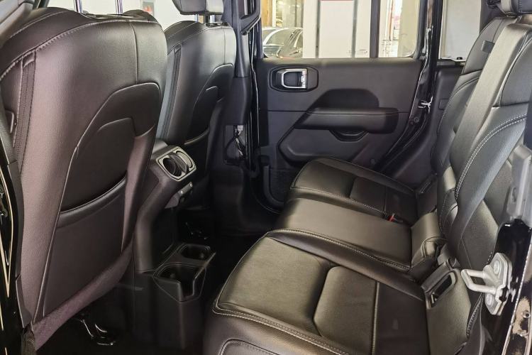 Used Jeep Gladiator 2022 3.6L Pioneer Edition Interior 5