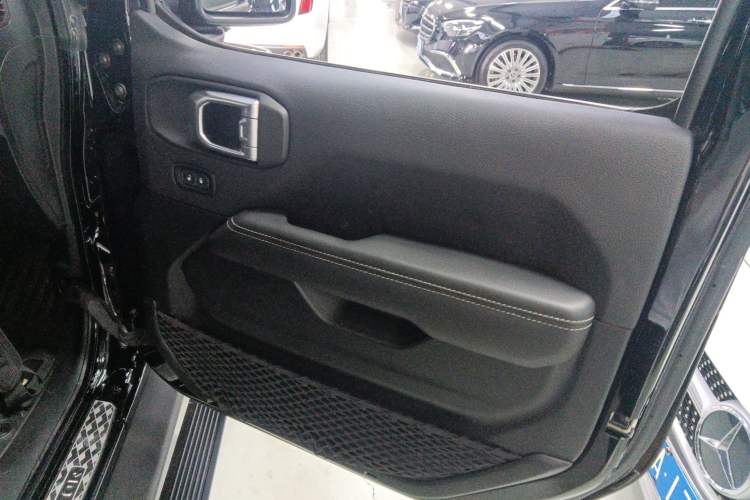 Used Jeep Gladiator 2022 3.6L Pioneer Edition Interior 5