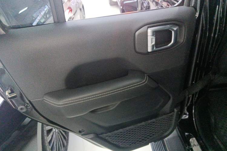 Used Jeep Gladiator 2022 3.6L Pioneer Edition Interior 8
