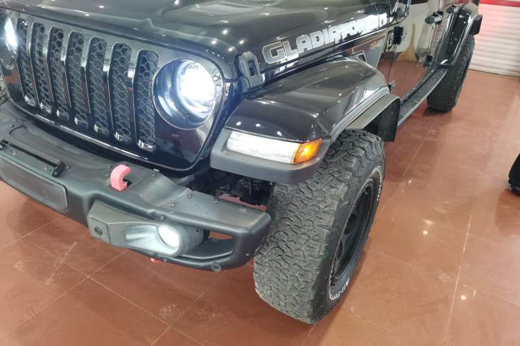 Used Jeep Gladiator 2022 3.6L Pioneer Edition Left Front Headlight