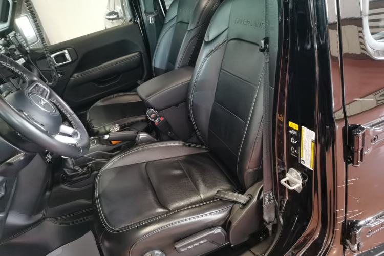Used Jeep Gladiator 2022 3.6L Pioneer Edition Left Front Seat