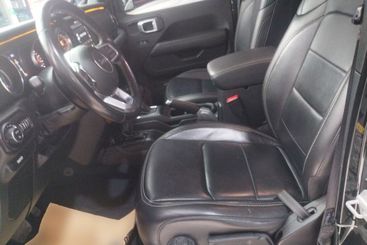 Used Jeep Gladiator 2022 3.6L Pioneer Edition Left Front Seat