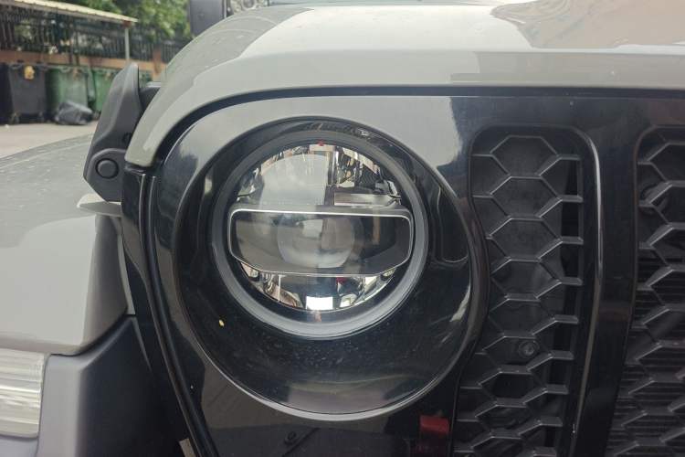 Used Jeep Gladiator 2022 3.6L Pioneer Edition Right Front Headlight