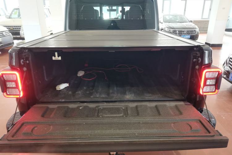 Used Jeep Gladiator 2022 3.6L Pioneer Edition Trunk