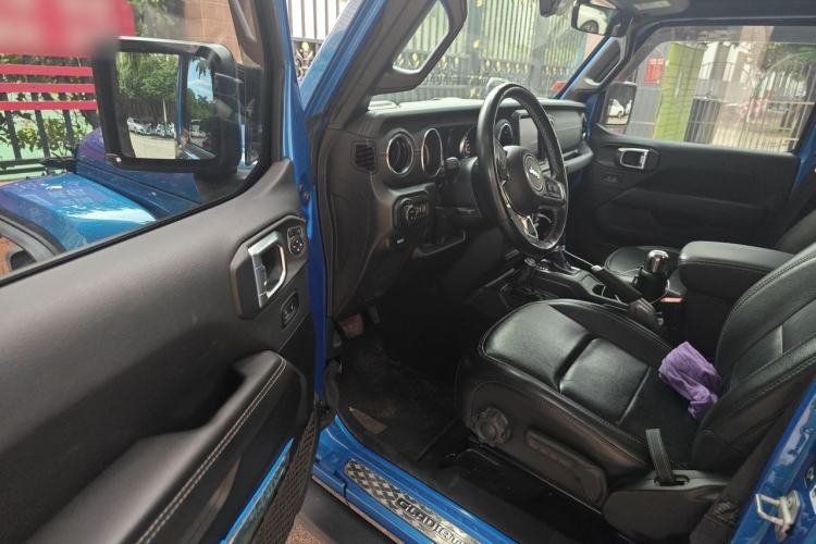 Used Jeep Gladiator 2022 3.6L Pioneer Edition Driver Seat