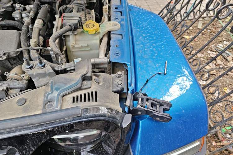 Used Jeep Gladiator 2022 3.6L Pioneer Edition Engine Bay Left