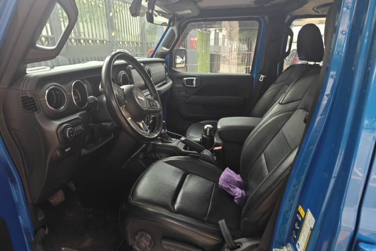 Used Jeep Gladiator 2022 3.6L Pioneer Edition Left Front Seat