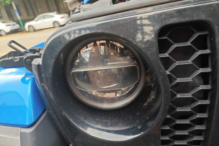 Used Jeep Gladiator 2022 3.6L Pioneer Edition Right Front Headlight