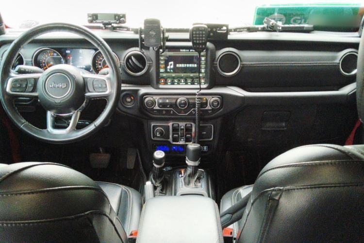 Used Jeep Gladiator 2022 3.6L Pioneer Edition Center Console