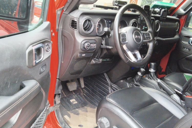 Used Jeep Gladiator 2022 3.6L Pioneer Edition Driver Seat