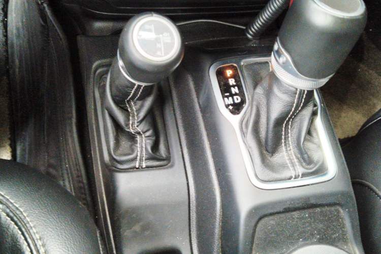 Used Jeep Gladiator 2022 3.6L Pioneer Edition Gear Lever
