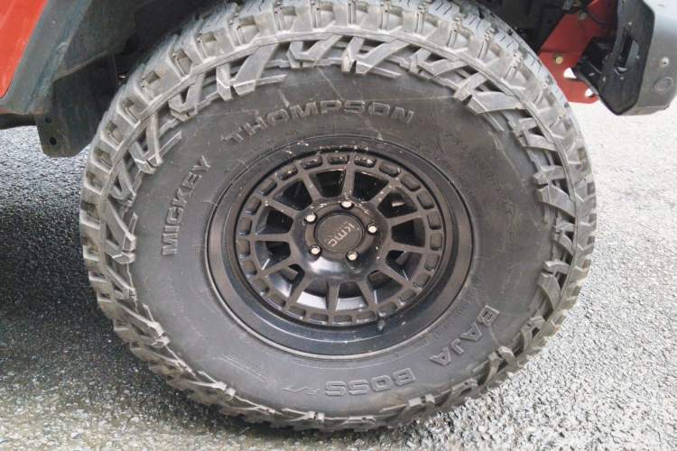 Used Jeep Gladiator 2022 3.6L Pioneer Edition Right Front Wheel Hub