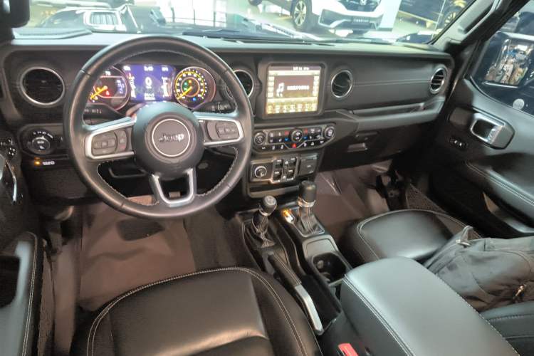 Used Jeep Gladiator 2022 3.6L Pioneer Edition Audio And AC Panel
