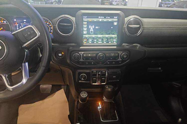 Used Jeep Gladiator 2022 3.6L Pioneer Edition Audio And AC Panel