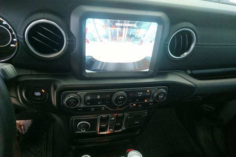 Used Jeep Gladiator 2022 3.6L Pioneer Edition Audio And AC Panel
