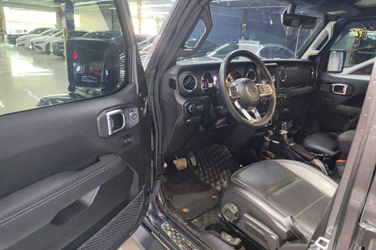 Used Jeep Gladiator 2022 3.6L Pioneer Edition Driver Seat