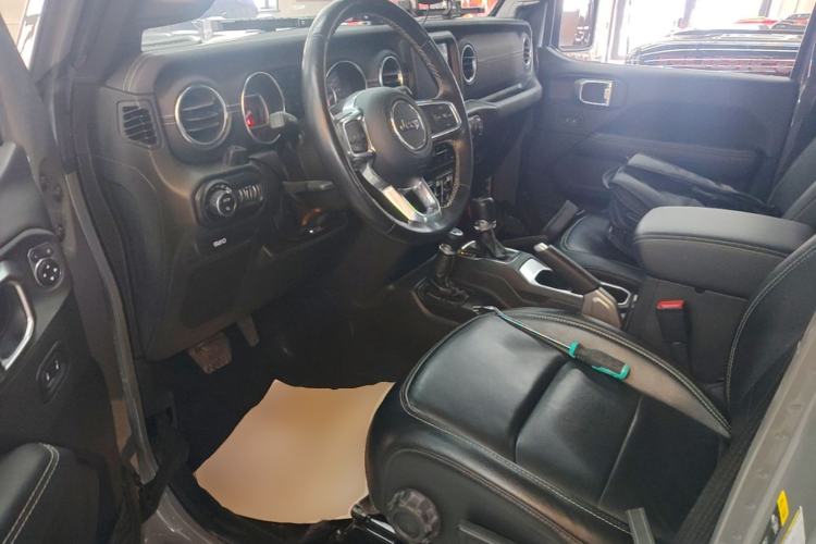 Used Jeep Gladiator 2022 3.6L Pioneer Edition Driver Seat
