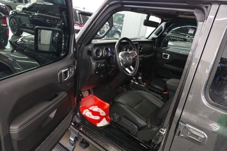 Used Jeep Gladiator 2022 3.6L Pioneer Edition Driver Seat