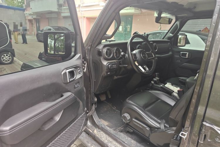 Used Jeep Gladiator 2022 3.6L Pioneer Edition Driver Seat