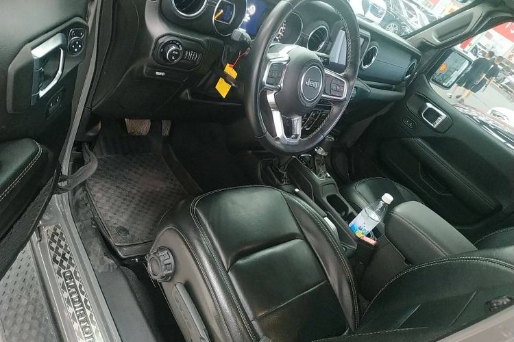 Used Jeep Gladiator 2022 3.6L Pioneer Edition Driver Seat