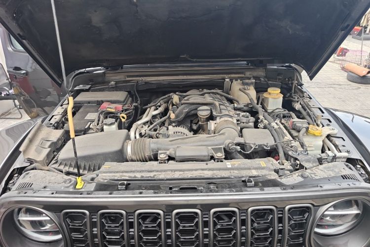 Used Jeep Gladiator 2022 3.6L Pioneer Edition Engine Bay