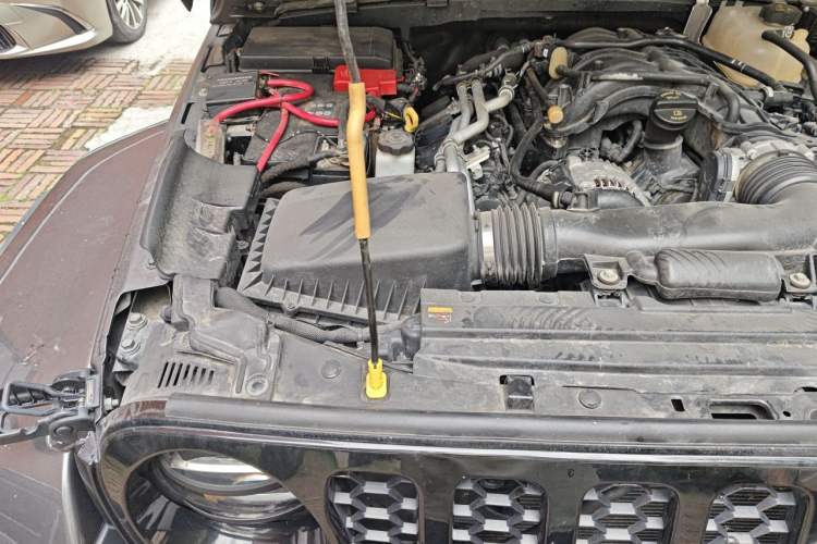 Used Jeep Gladiator 2022 3.6L Pioneer Edition Engine Bay Right