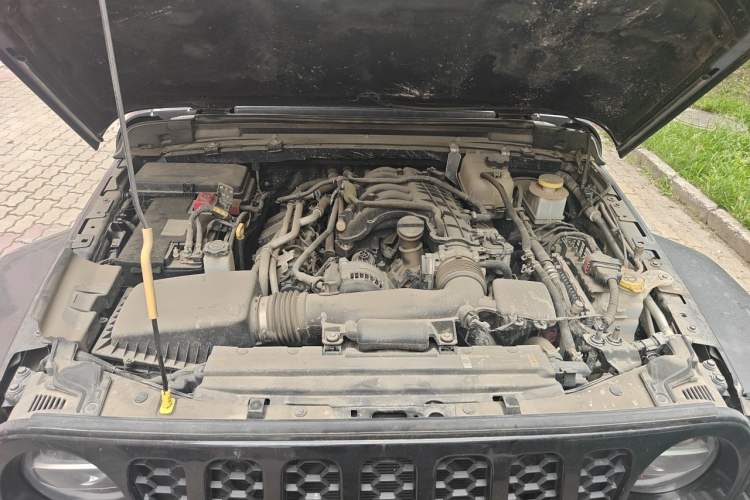 Used Jeep Gladiator 2022 3.6L Pioneer Edition Engine Bay