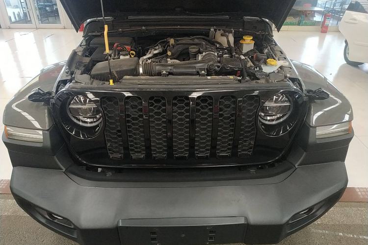 Used Jeep Gladiator 2022 3.6L Pioneer Edition Engine Bay