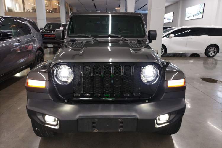 Used Jeep Gladiator 2022 3.6L Pioneer Edition Front