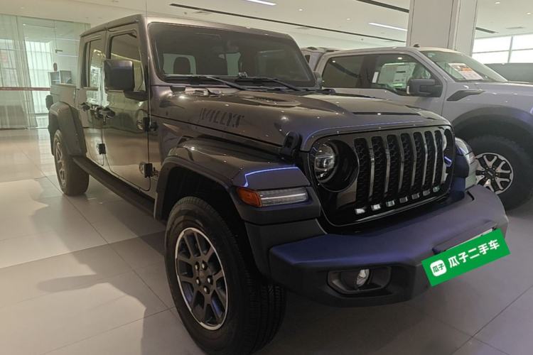 Used Jeep Gladiator 2022 3.6L Pioneer Edition Front Right 45 Deg