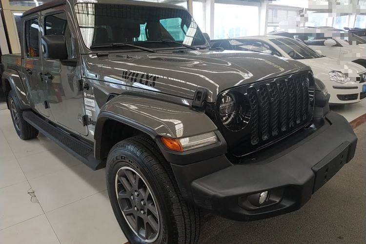 Used Jeep Gladiator 2022 3.6L Pioneer Edition Front Right 45 Deg
