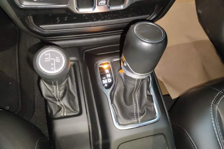 Used Jeep Gladiator 2022 3.6L Pioneer Edition Gear Lever